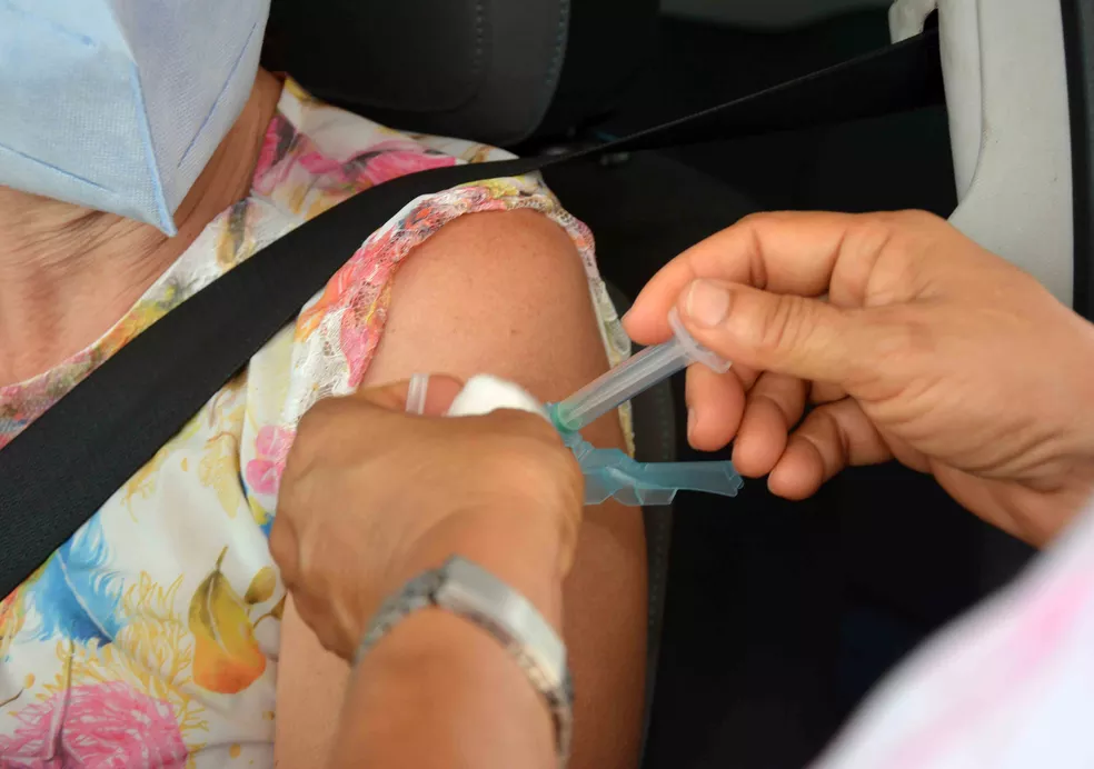 Mais de 68 mil doses da vacina bivalente já foram aplicadas em Salvador