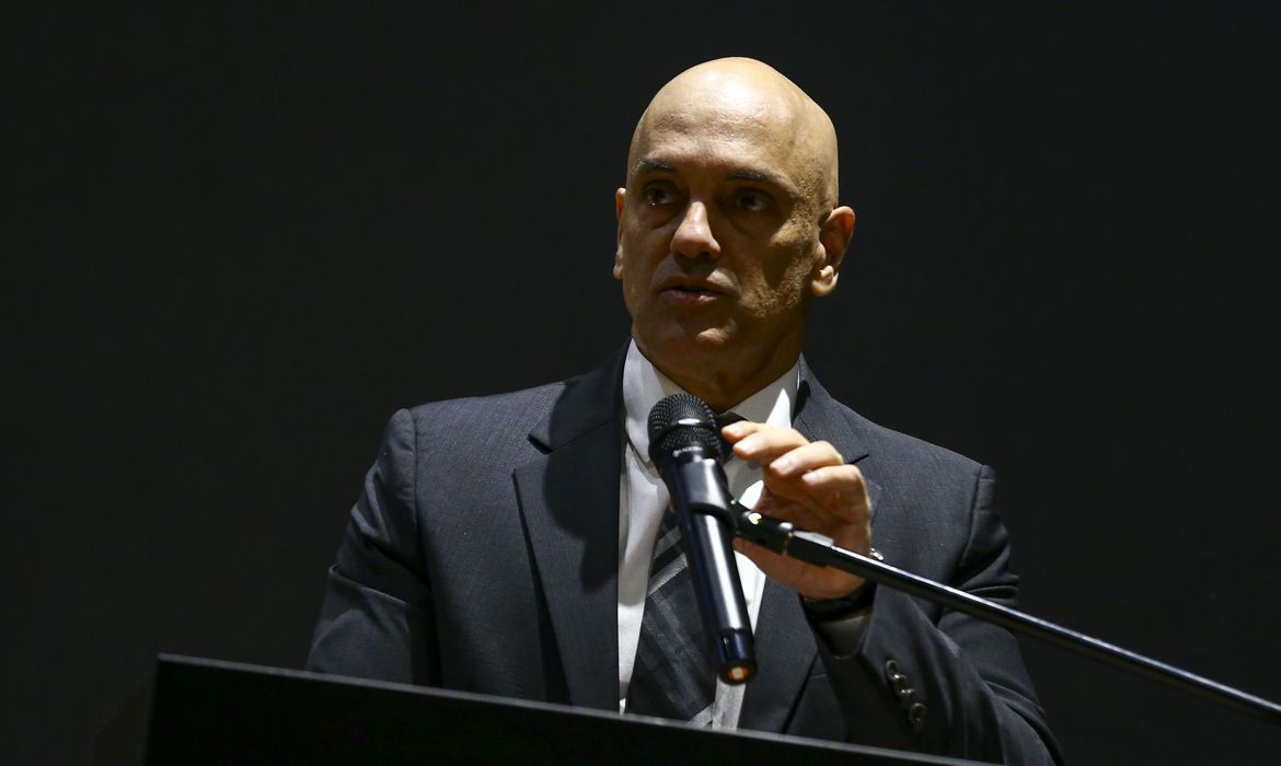 Moraes garante direito ao silêncio a coronel da PM em depoimento à CPI