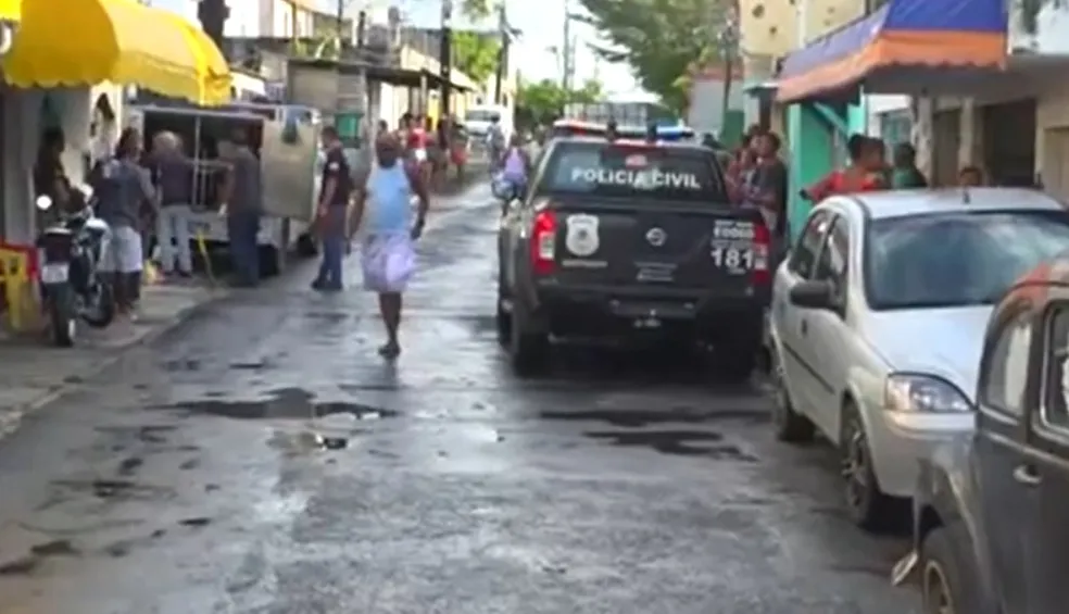 Homem é morto a tiros dentro de casa no bairro de Itapuã, em Salvador