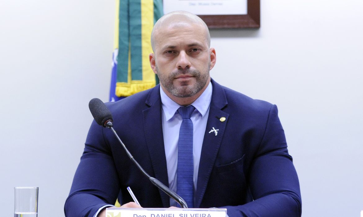 STF adia conclusão de julgamento sobre indulto a Daniel Silveira
