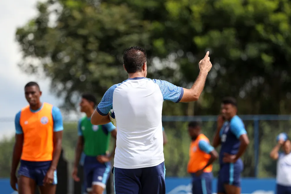 Com Palmeiras pela frente, Renato Paiva prepara 11ª escalação diferente para o Bahia na Série A