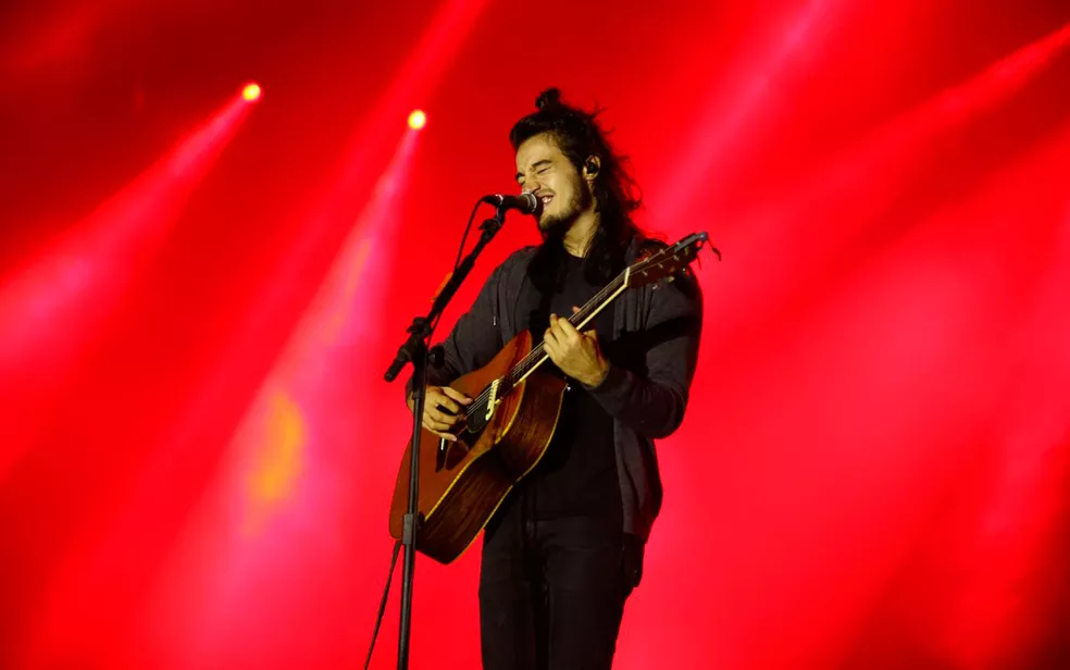 ‘A Bahia representa um epicentro do amor’, diz Tiago Iorc antes de show na Concha Acústica