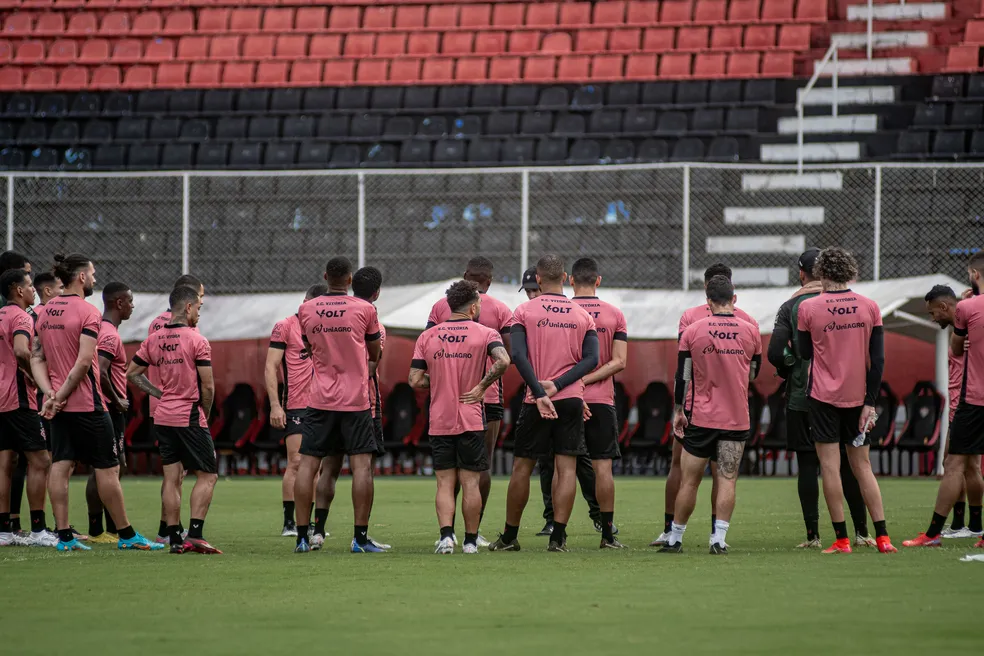 Vitória enfrenta a Ponte para manter segunda melhor sequência nesta Série B e garantir liderança