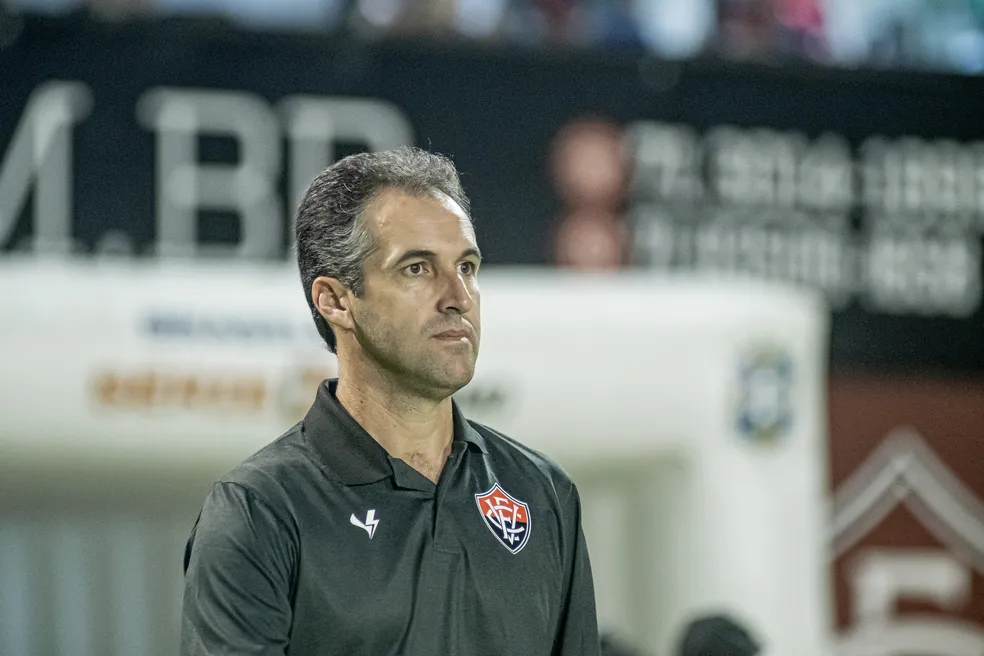 Líder da Série B com o Vitória, Léo Condé disputou quatro acessos nas últimas cinco temporadas