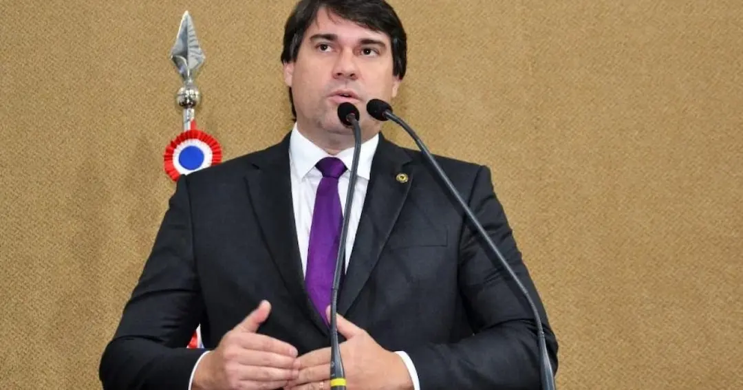 Criação de “novo G8” pega deputados de surpresa e fortalece nome de Niltinho para presidência da AL-BA