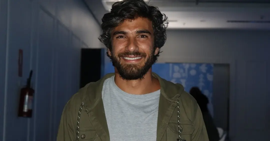 Hugo Moura revela como reage a declarações de Deborah Secco sobre seu pênis