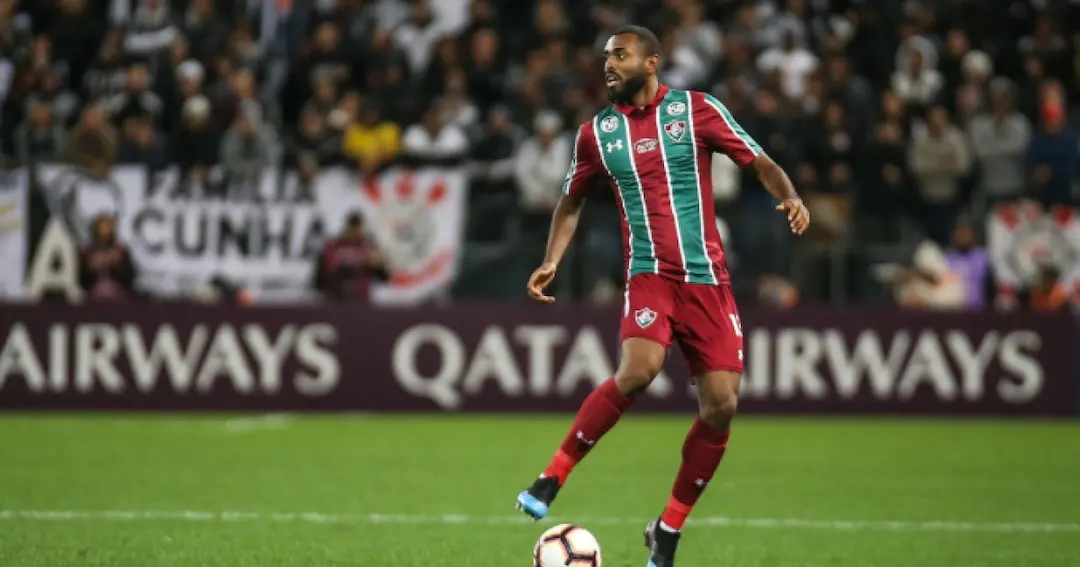 Vitória encaminha contratação de Caio Vinícius, do Fluminense