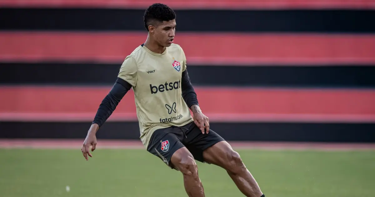 Após empréstimo do Jacuipense, Vitória exerce compra do meia Pablo Baianinho