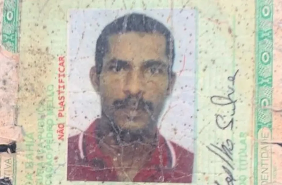 Homem de 53 anos é encontrado morto dentro de casa na Bahia; amigo da vítima foi preso em flagrante suspeito do crime