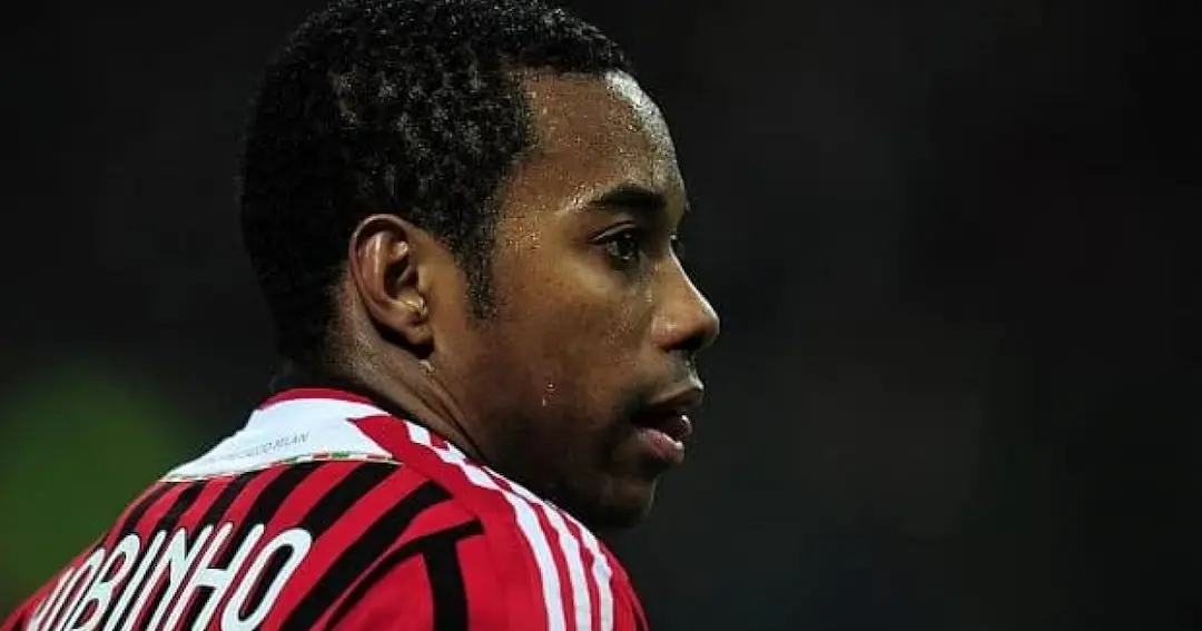 Pedido de soltura de Robinho é remarcado para novembro pelo STF