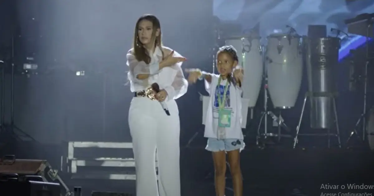 Após cantar com Durval Lelys, Samantha Carvalho dá show no palco com Simone Mendes