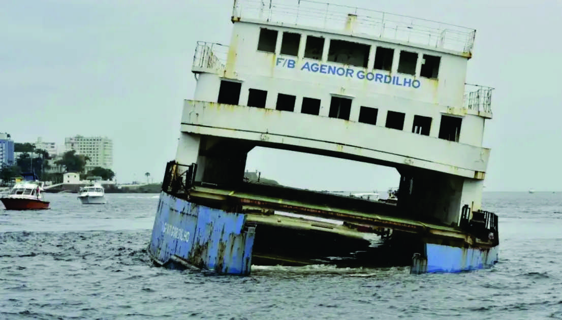 Inema autoriza afundamento de ferry-boat na Baía de Todos-os-Santos para fins turísticos; saiba detalhes