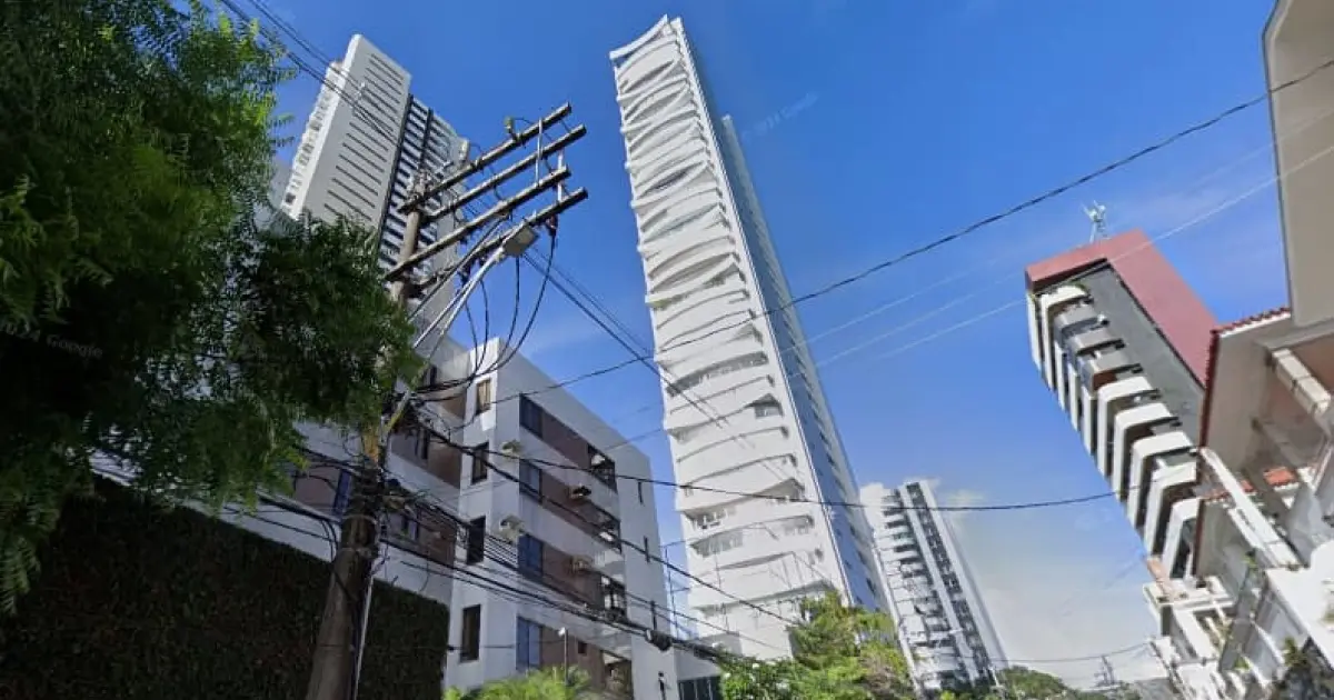 Prefeitura de Salvador autoriza demolição de estrutura após polêmica em prédio no Corredor da Vitória; entenda