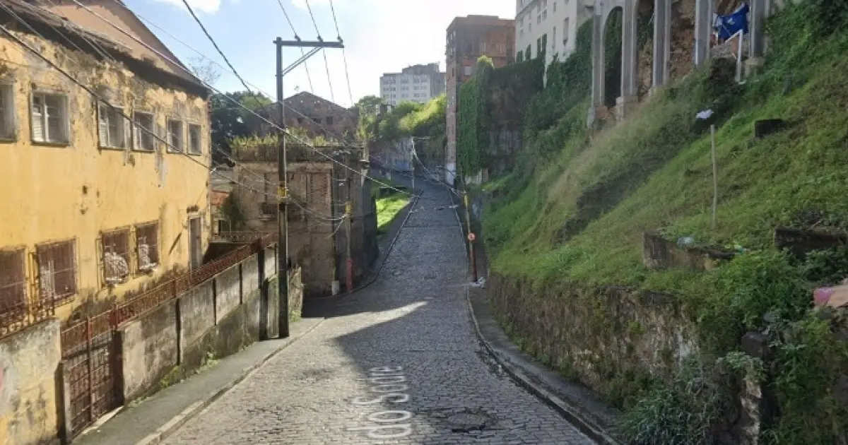 Homem é morto e outro fica ferido durante ataque no bairro de Dois de Julho, em Salvador