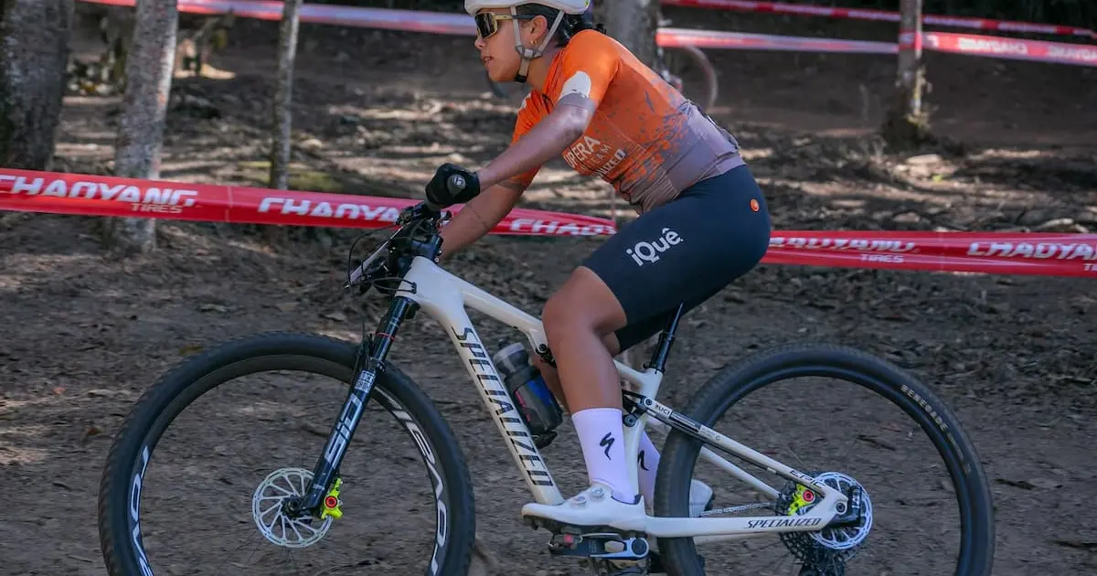 Conheça a história de Anna Vitória, ciclista baiana que vai disputar o Mundial de Mountain Bike na Europa