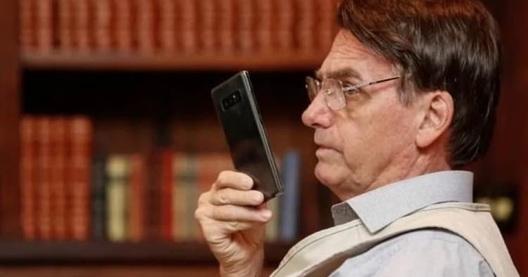 Investigação da PF constata que Bolsonaro burlou STF e encaminhou 300 vídeos pelo WhatsApp