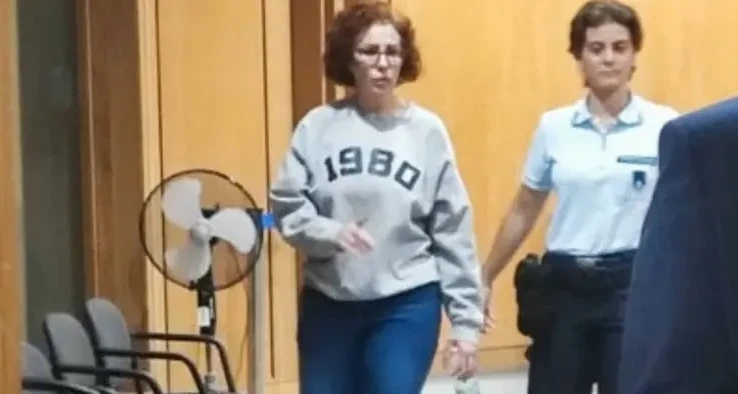 Justiça italiana decide manter prisão de Carla Zambelli em regime fechado