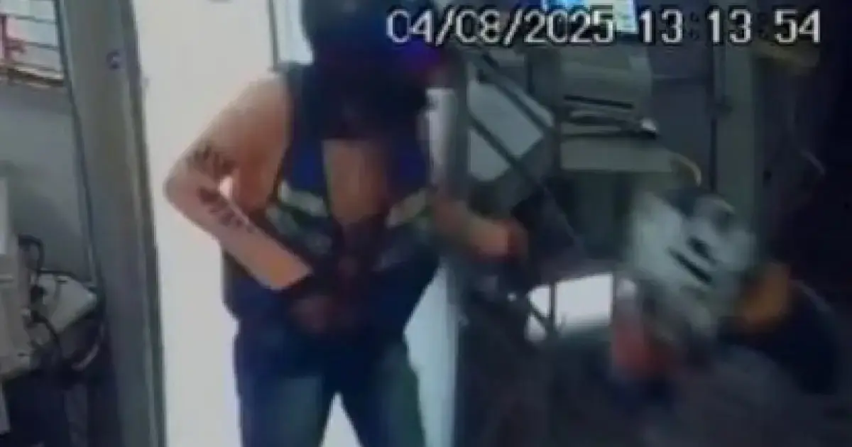 Homem armado assalta casa lotérica no Norte baiano; câmeras registram ação