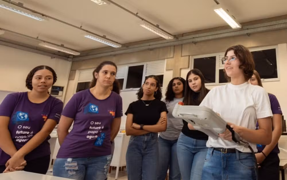 Programa oferece capacitação em tecnologia exclusiva para mulheres em Feira de Santana; saiba como participar