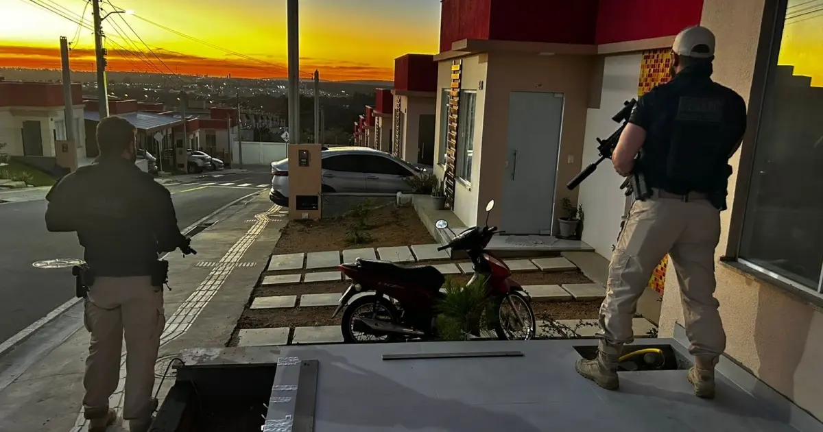 Operação mira facção criminosa com atuação no Sudoeste baiano; integrante do Baralho do Crime está entre alvos