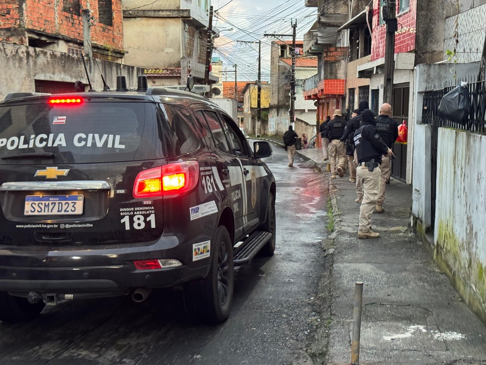 Oito pessoas são presas e uma morre em operação contra suspeitos de furtos a estabelecimentos de Salvador