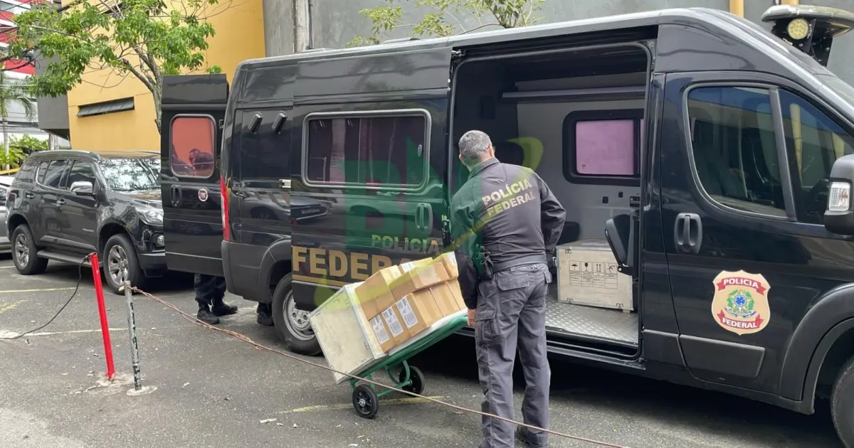 VÍDEO: PF realiza operação contra contrabando em edifícios empresariais na Av. Tancredo Neves nesta segunda