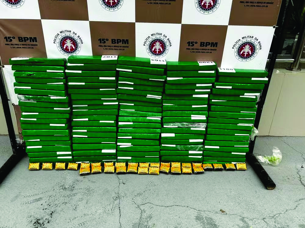 Homem é preso com quase 100 quilos de maconha dentro de carro na Bahia
