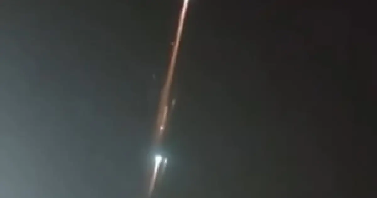 VÍDEO: Luz misteriosa aparece no céu de cidade baiana e chama atenção de morador: ‘Caramba’