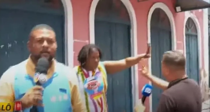 VÍDEO: Emissoras de TV são agredidas e expulsas durante cobertura de crime na Barroquinha, em Salvador
