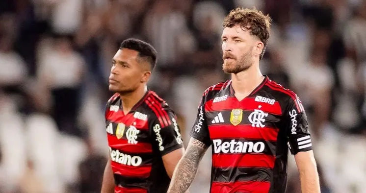 Léo Pereira avalia gramado do Nilton Santos após Botafogo x Flamengo: “Prefiro jogar aqui do que no campo do Bahia”