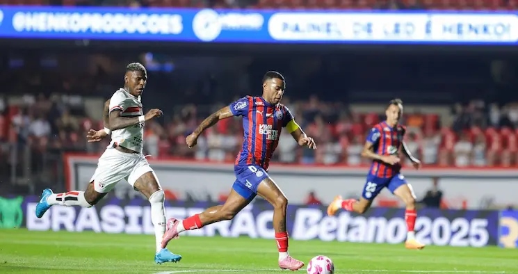 Em noite marcada por lesões, Bahia perde para o São Paulo e se distancia do G4