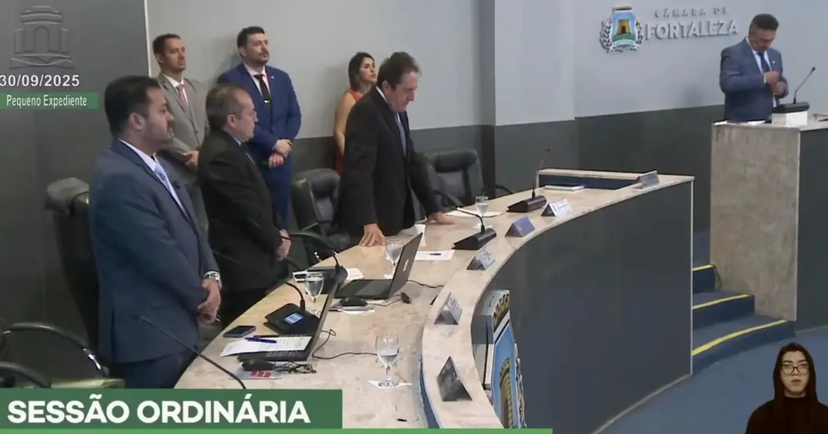 Câmara de Fortaleza faz minuto de silêncio por comerciante que está vivo
