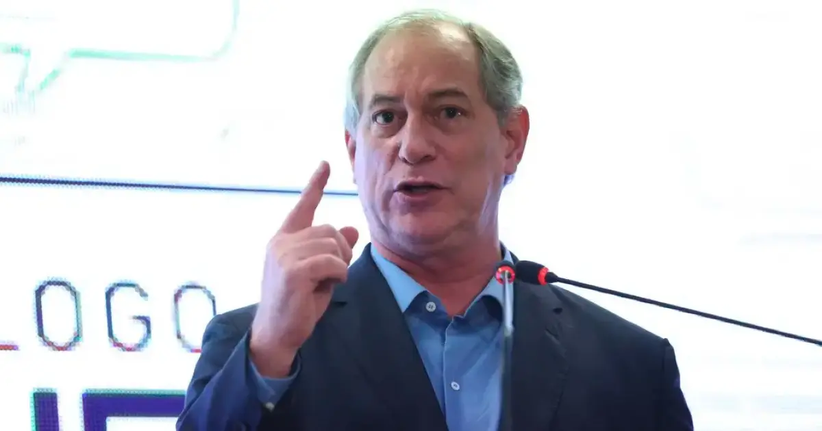 Deputados do PDT ironizam saída de Ciro Gomes no WhatsApp, e Félix Jr. diz que ex-ministro “saiu pela janela basculante”