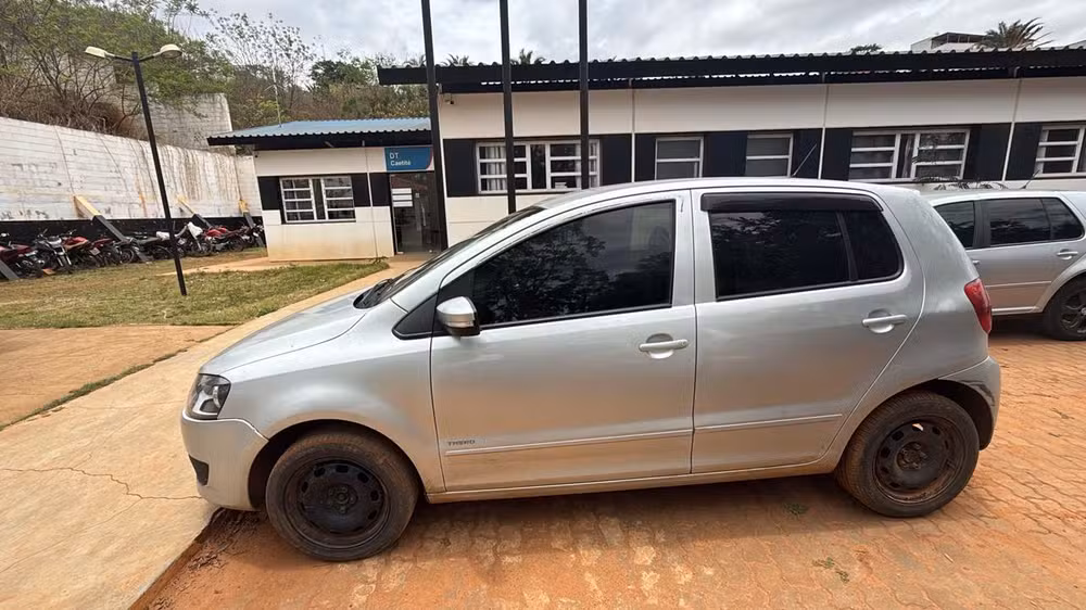 Cinco pessoas são presas e um adolescente é apreendido em operação contra suspeitos de tráfico de drogas na Bahia