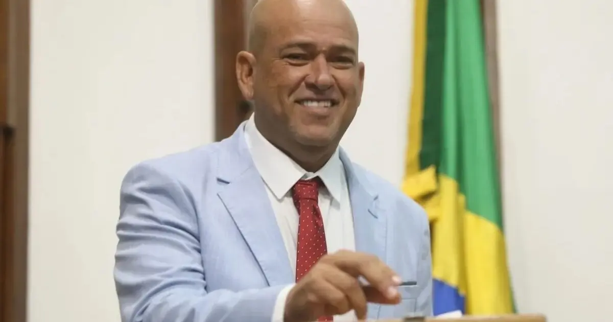 AL-BA tem prerrogativa para cassar Binho Galinha após acusação de envolvimento com milícia e não depende de sentença