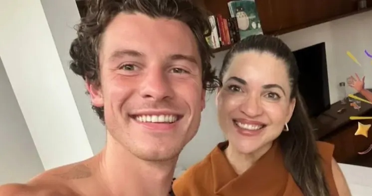De ‘férias’ em Salvador, Shawn Mendes recebe massagem na casa de Ivete Sangalo