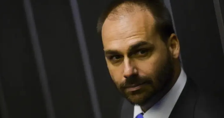 Eduardo Bolsonaro é incluído na lista de devedores da União por dívida de R$ 14 mil