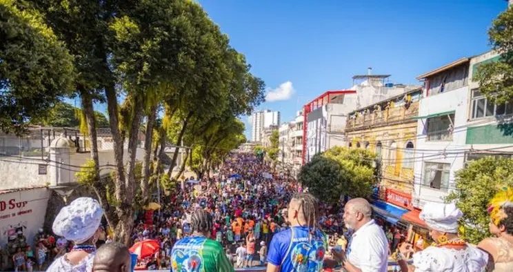 Caminhada do Samba chega a 18ª edição e deve levar 800 mil pessoas às ruas: “O samba é de todos nós”