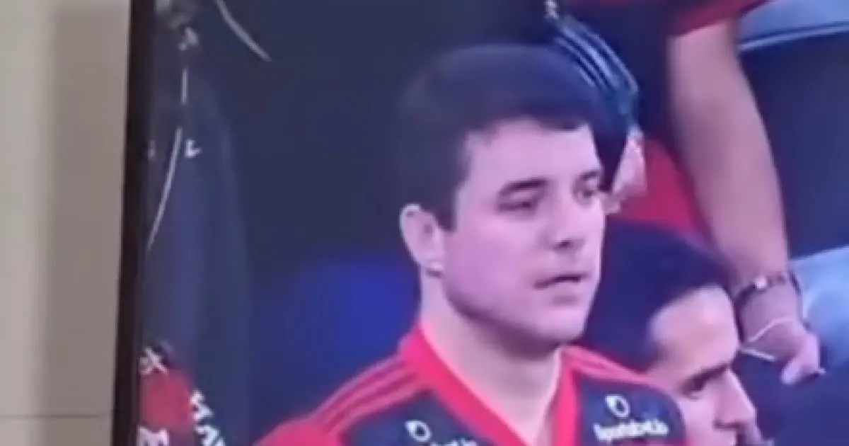 Prefeito de Serrinha é flagrado em transmissão da TV Globo torcendo pelo Flamengo em final no Catar