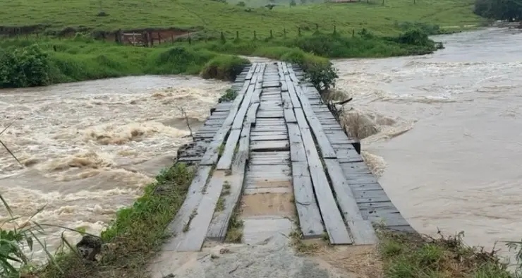 Inmet emite alerta de chuva intensa para mais de 220 cidades da Bahia