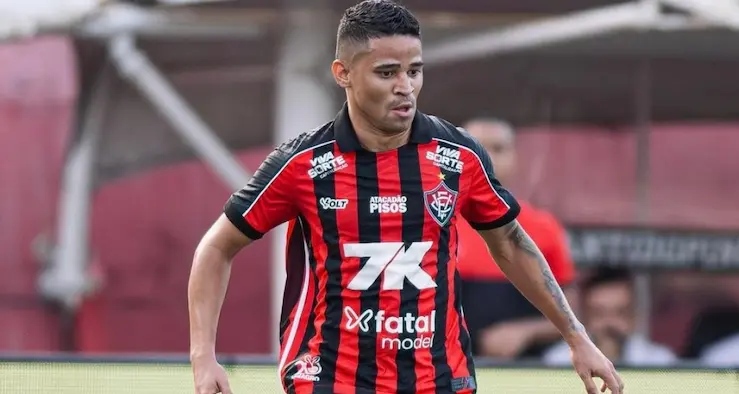 Vitória pretende pagar multa de R$ 1 milhão para ter Erick contra o São Paulo