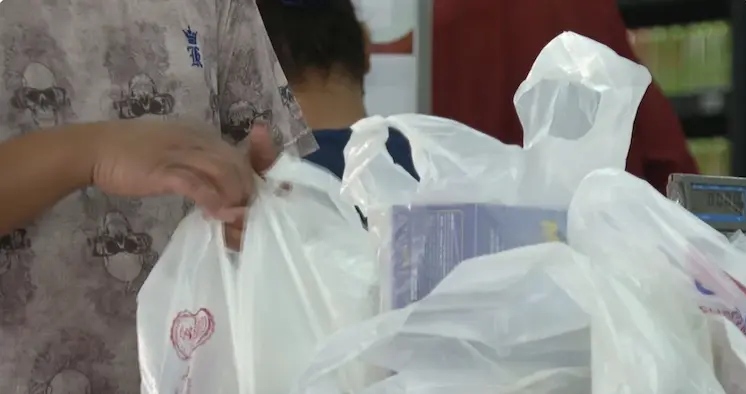 Associação de Supermercados pede no STF suspensão de lei que obriga distribuição de sacolas plásticas em Salvador; entenda