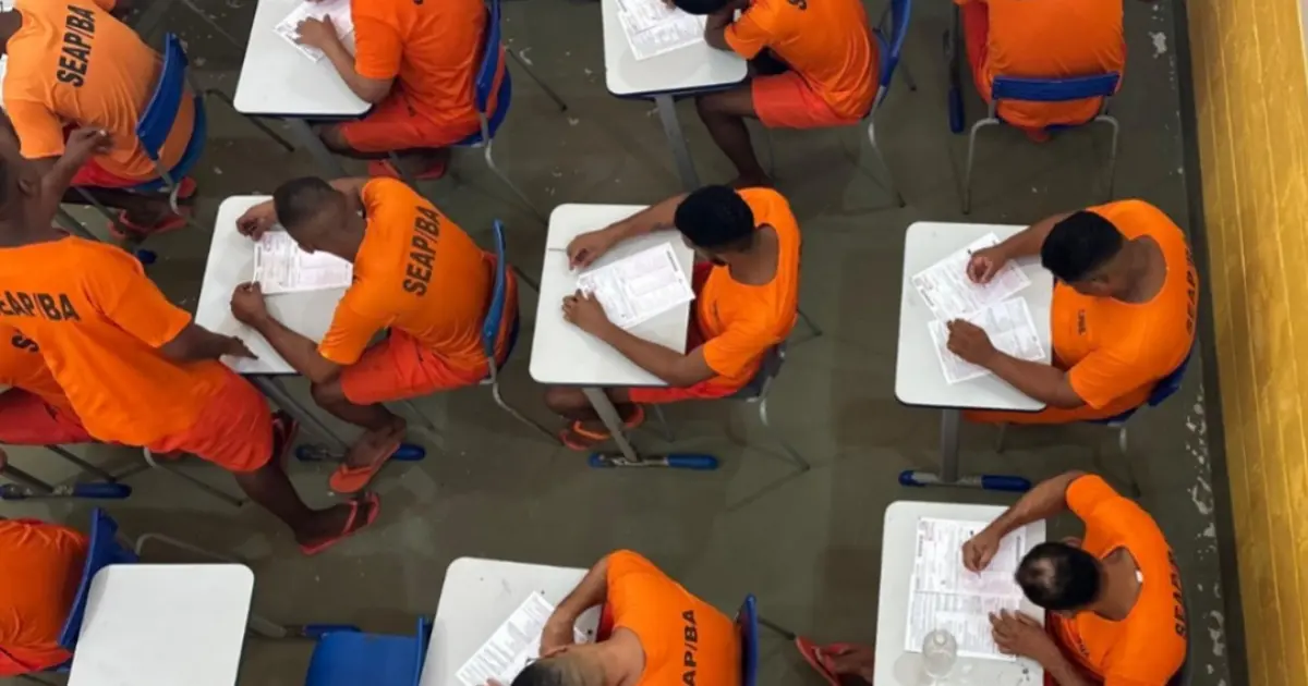 Oito estudantes do sistema prisional baiano alcançam mais de 800 pontos em Redação do Enem PPL