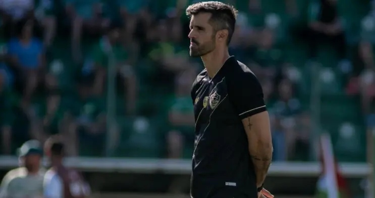 Gerente da base do Vitória destaca campanha na Copinha e minimiza arbitragem após jogo com o Palmeiras