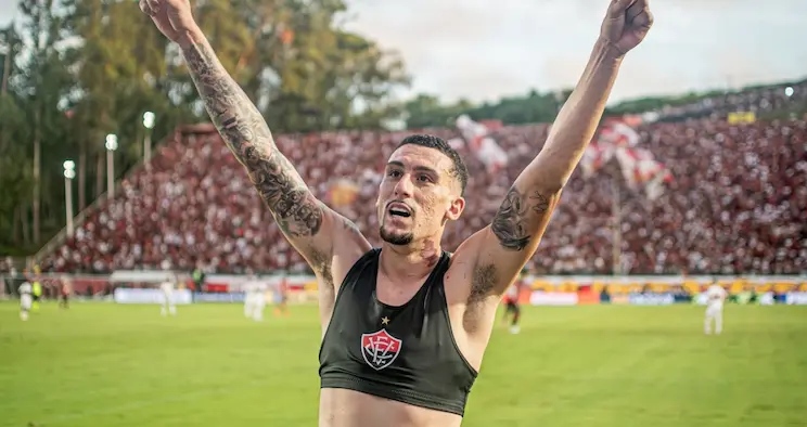 Em alta com a torcida, Baralhas aposta em Vitória “frio e calculista” no Ba-Vi: “Vamos fazer um grande jogo”