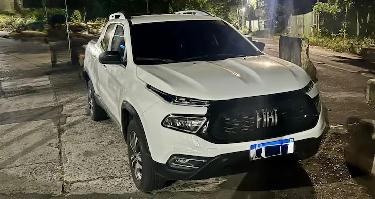 PM prende dupla com carro roubado em Lauro de Freitas