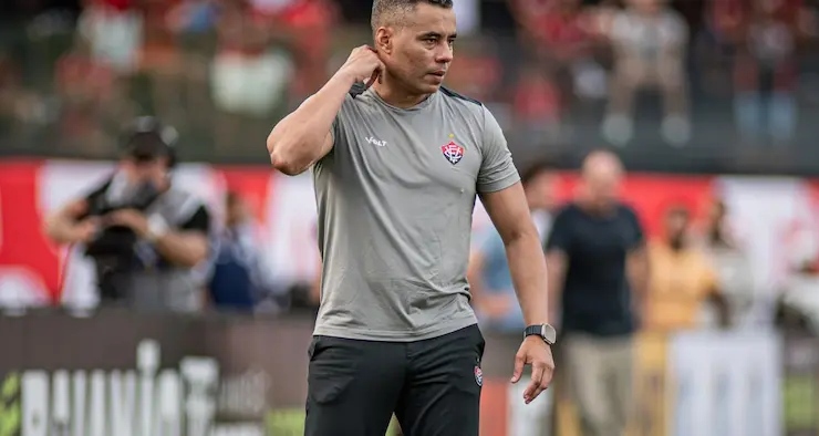Jair Ventura vê Vitória superior contra o Bahia e lamenta chances perdidas: “Não fomos eficientes”