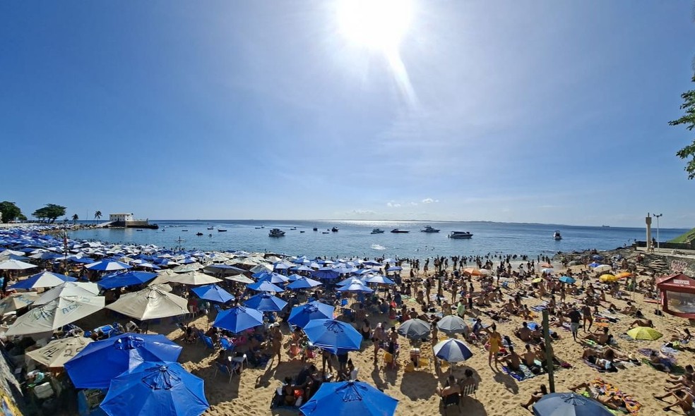 Prefeitura sanciona lei que proíbe instalação de kits de praia no Porto da Barra, em Salvador