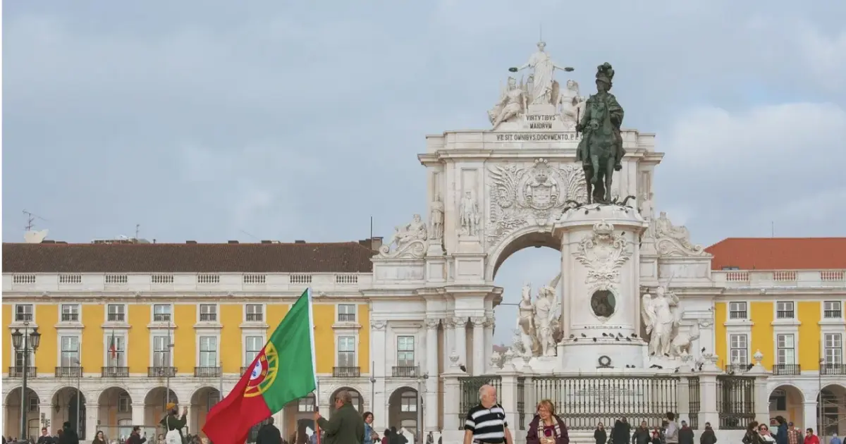 Atingido por tempestades, Portugal vai às urnas e deve rejeitar ultradireita