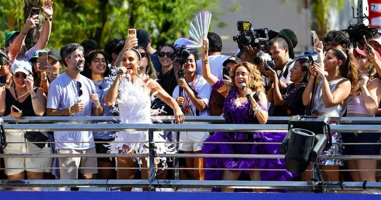 “Laroyê, mulheres de poder!”, Ivete Sangalo recebe Daniela Mercury em encontro fervente na pipoca do Campo Grande